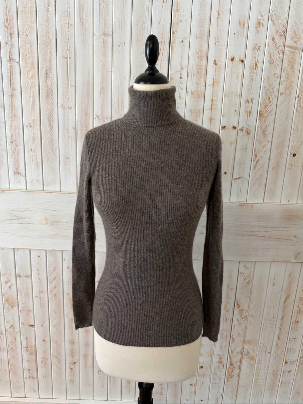 Bloomingdale's Women's Cashmere Brown Ribbed Turtleneck Sweater